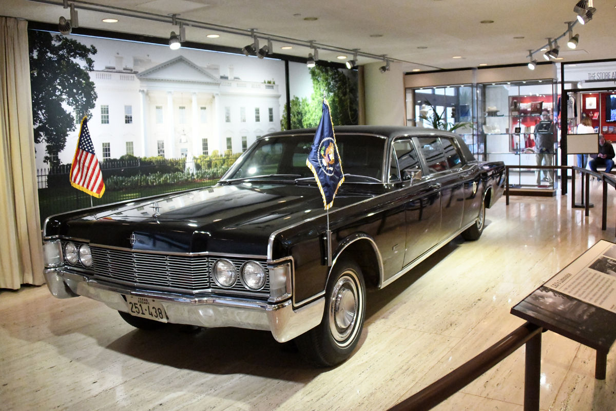 072 LBJ's Presidential limousine.JPG